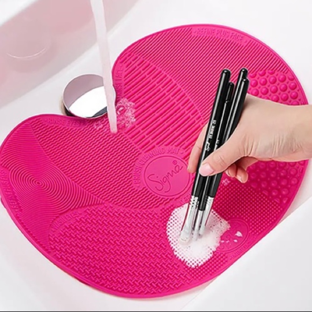 Sigma Beauty Brush Cleaning Mat